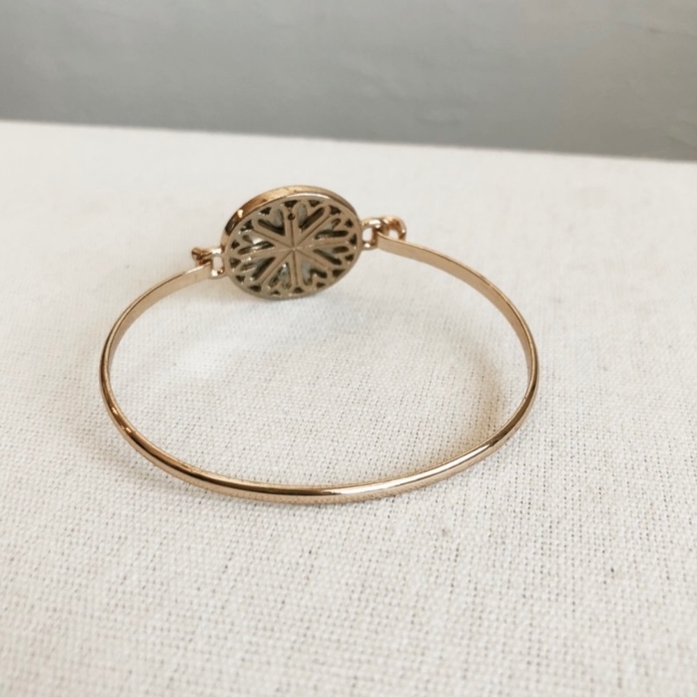 Vintage August Flower Bracelet - Picture 4 of 4